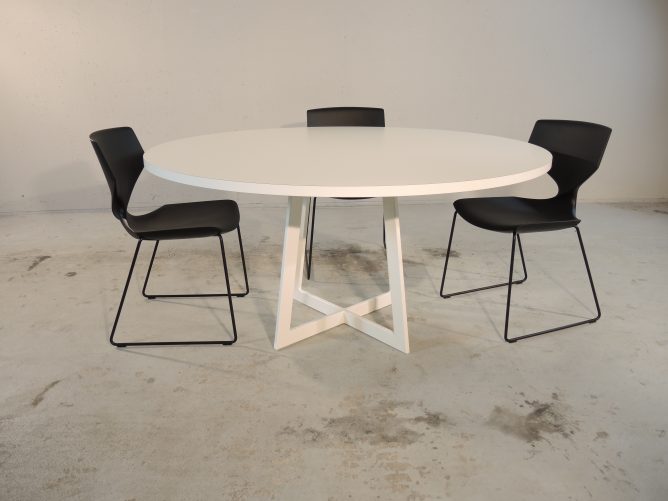 Ronde witte design eettafel